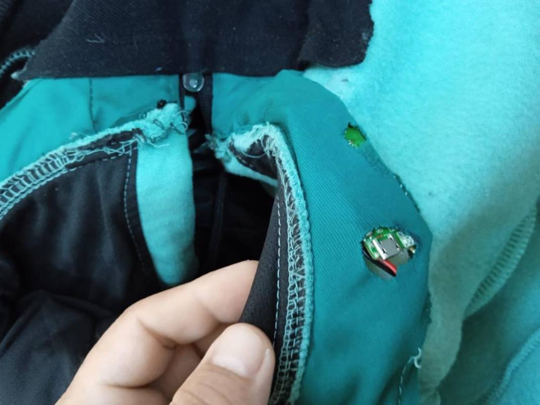 Ehliyet sınavına giren adayların üzerinden çıkan kopya düzeneği polisi bile şaşırttı 2